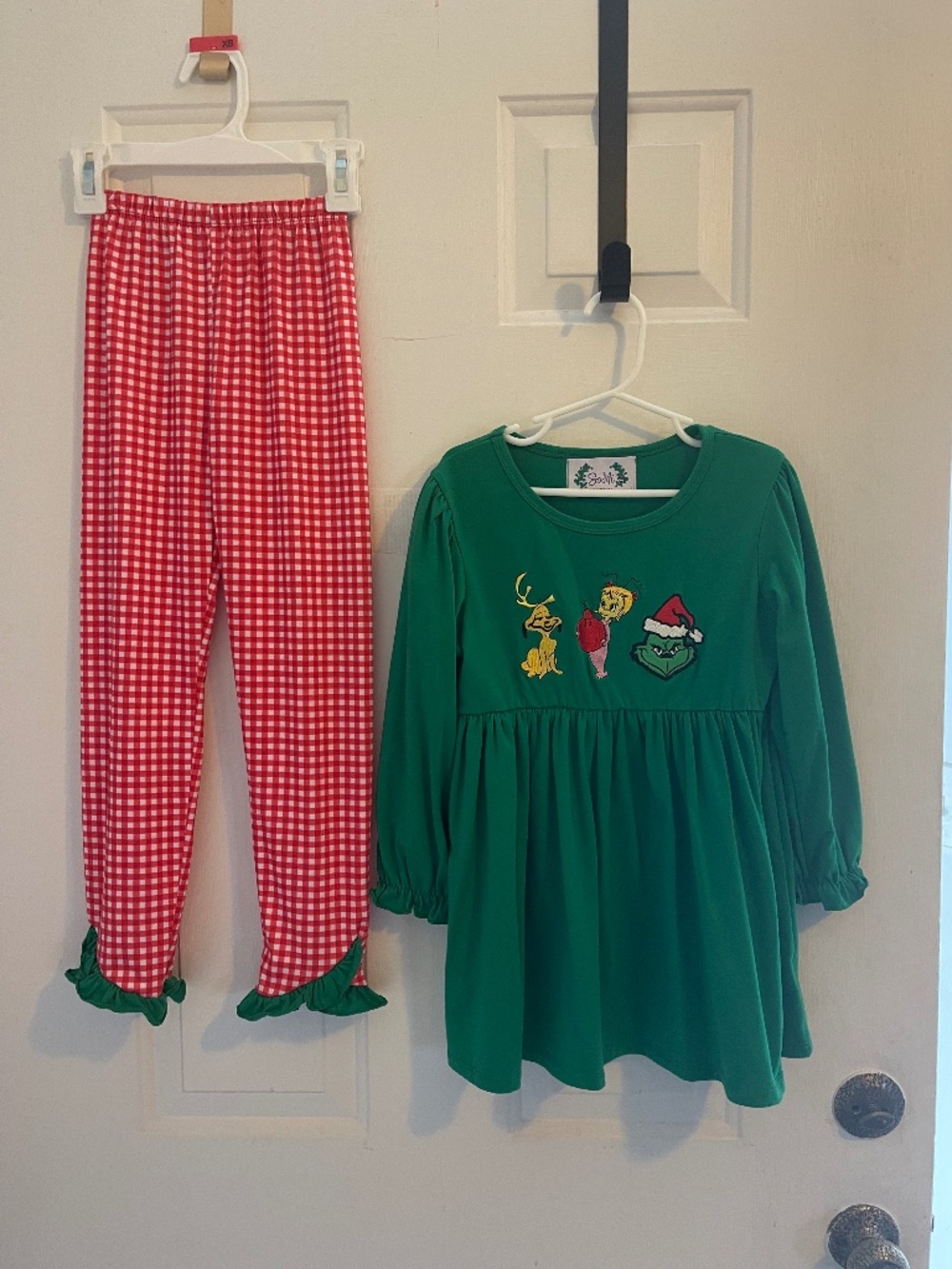 The Grinch Who Stole Christmas Boutique 2 Pc Outfit   Girls 7/8